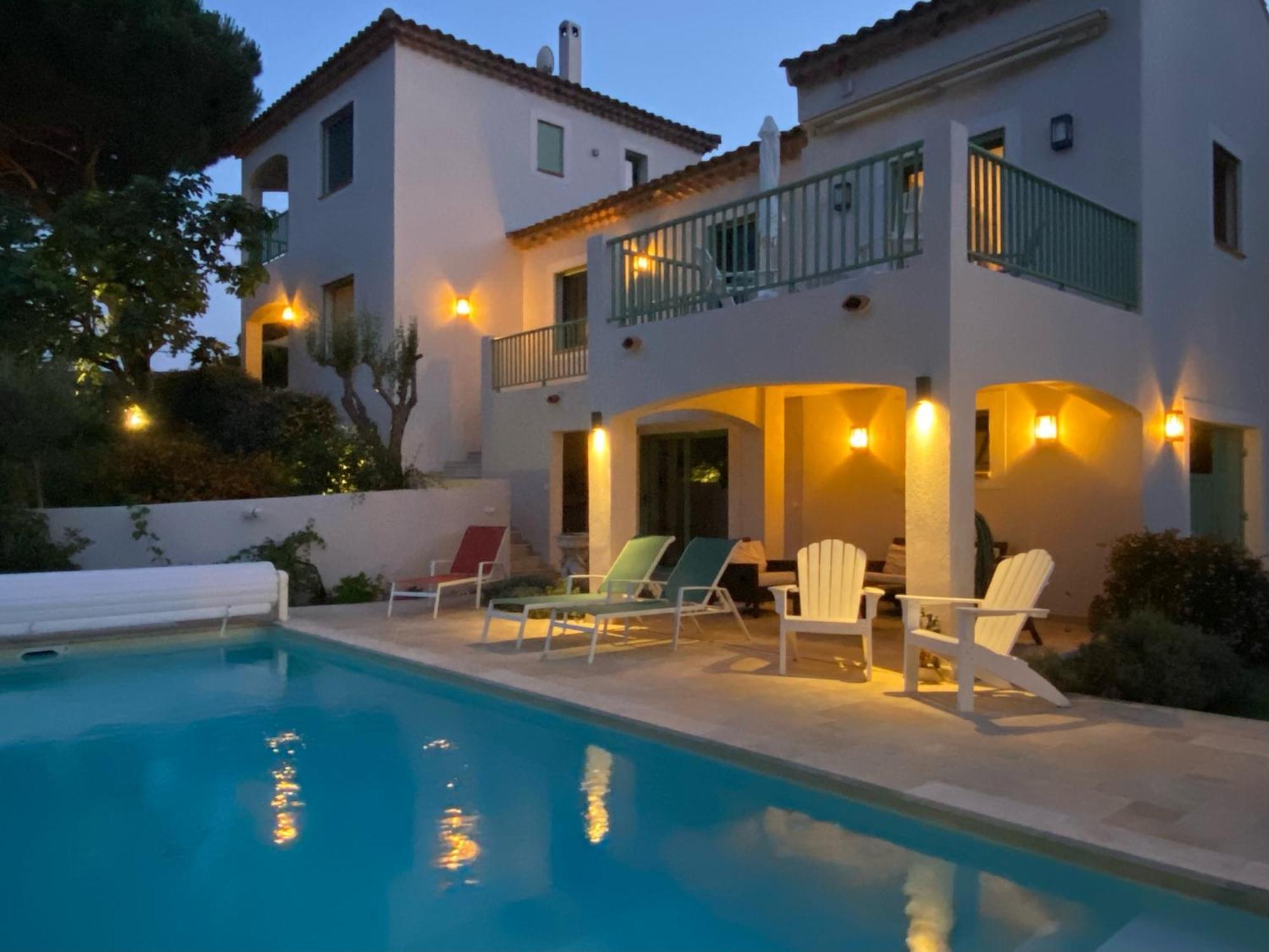 Villa Patrimoine Ле Исамбр Екстериор снимка
