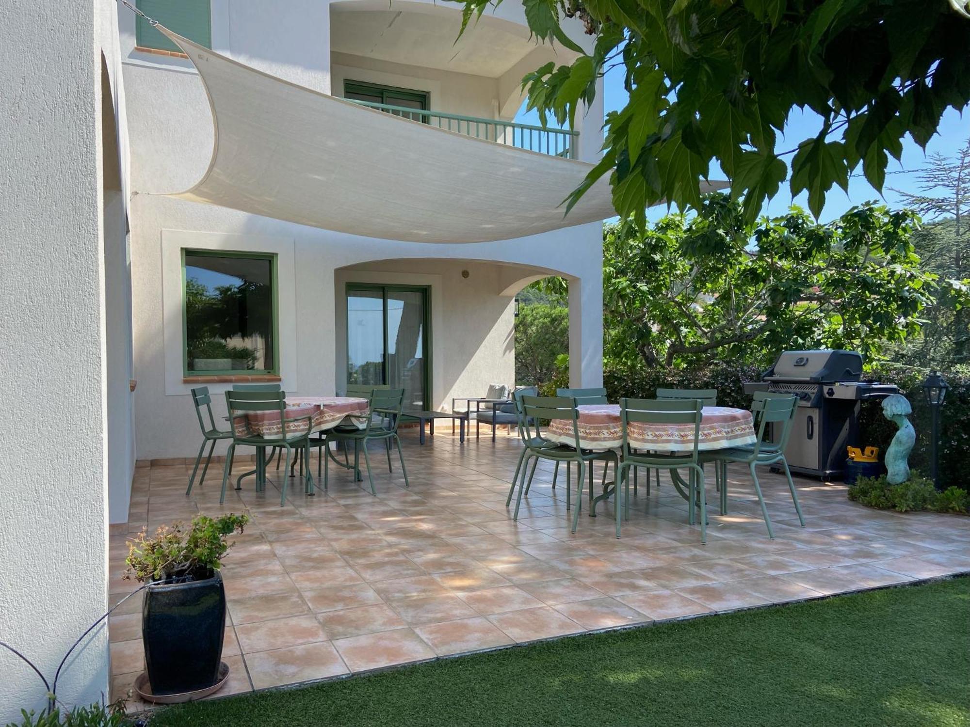 Villa Patrimoine Ле Исамбр Екстериор снимка
